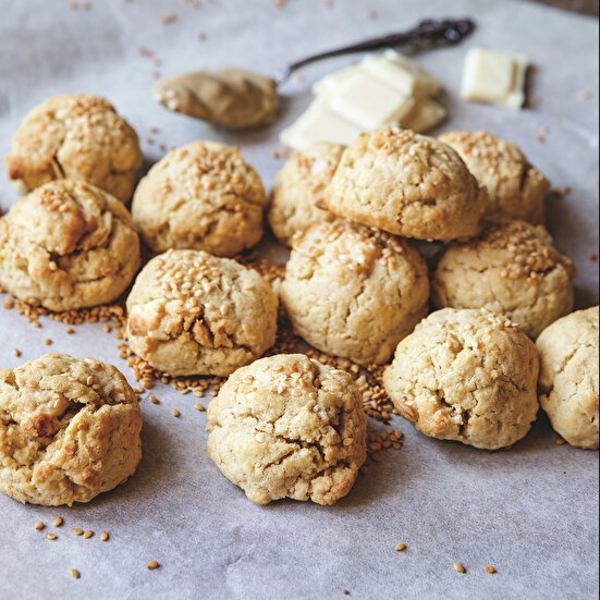 Beyaz Çikolatalı Susamlı Kurabiye