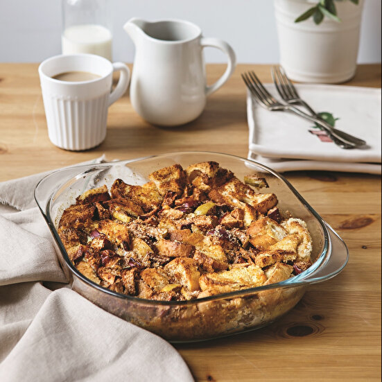 Elma ve Hindistan Cevizli Bread Puding