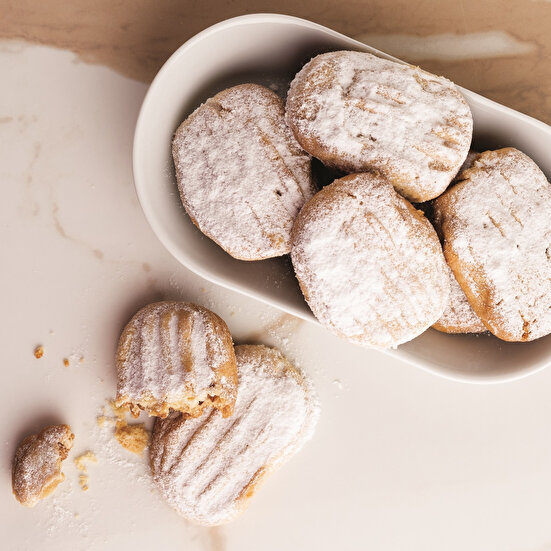 Tahin ve Cevizli Un Kurabiyesi