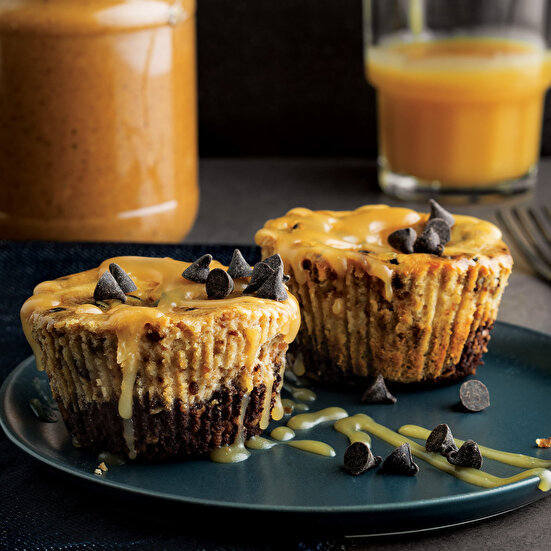 Yer Fıstıklı Karamel Soslu Cheesecake