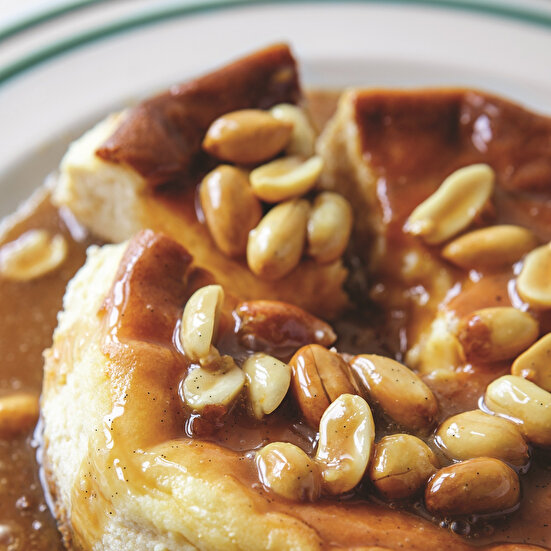 Karamelli ve Yer Fıstıklı Cheesecake