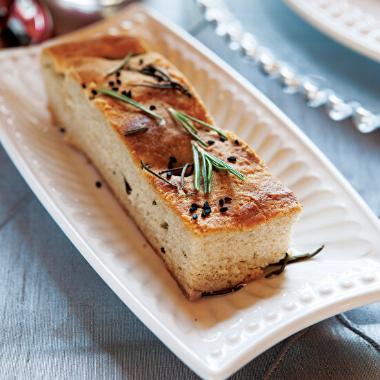 Biberiye ve Çörek Otlu Focaccia