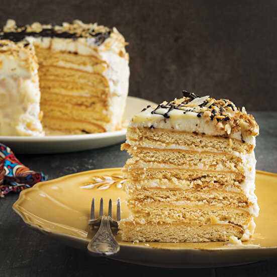 Ballı Bademli Rus Pastası (Medovik)