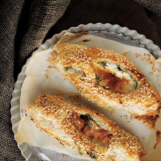Pastırmalı Milföylü Karnıyarık Börek
