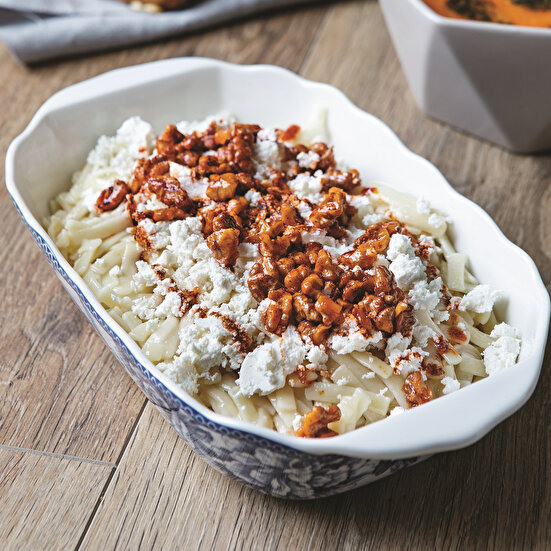 Cevizli Lor Peynirli Erişte