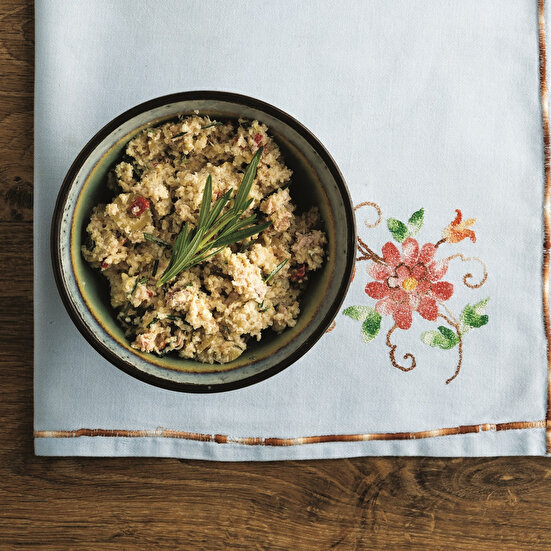 Ton Balıklı Zeytinli Bulgur Salatası