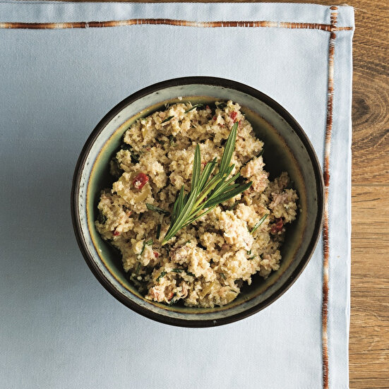 Ton Balıklı Zeytinli Bulgur Salatası