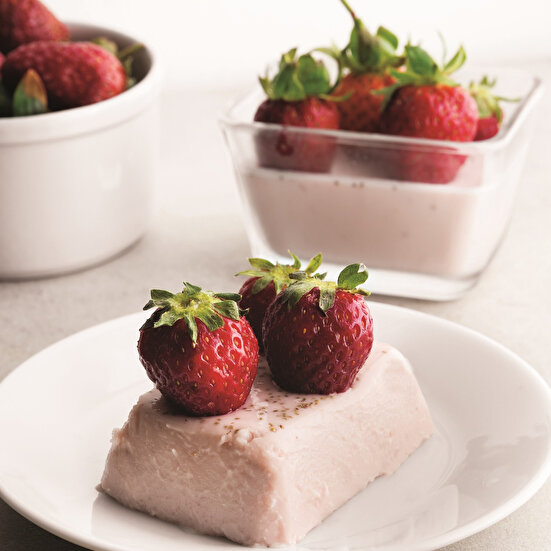 Çilekli Panna Cota