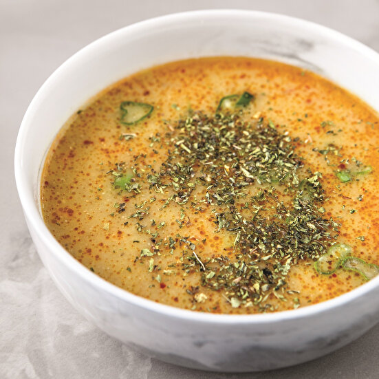 Kemik Suyuna Taze Baharatlı Çorba