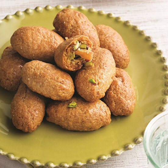 Kayısı ve Fıstıklı Kalburabastı