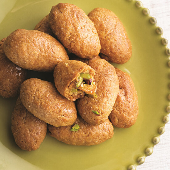 Kayısı ve Fıstıklı Kalburabastı