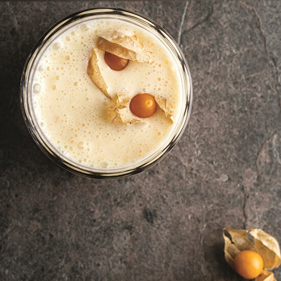 Altın Çilekli Yoğurtlu İçecek