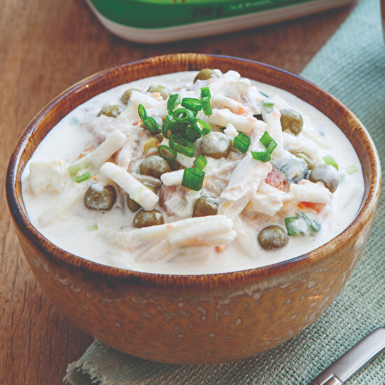 Tavuklu Erişteli Salata