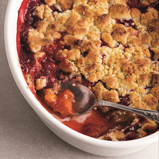 Yaz Meyveleri ile Crumble