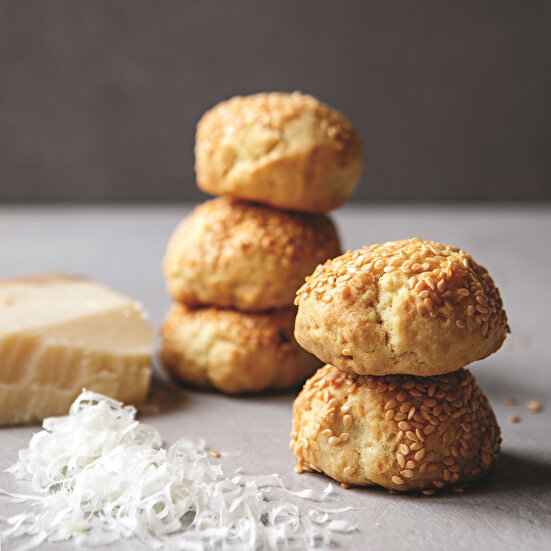 Krem Peynirli Parmesanlı Fıstıklı Tuzlu Kurabiye