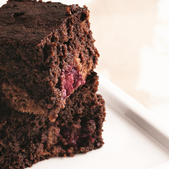 Böğürtlenli Islak Kek