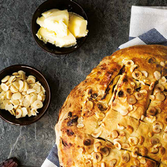 Hurma ve Fındıklı Ramazan Pidesi