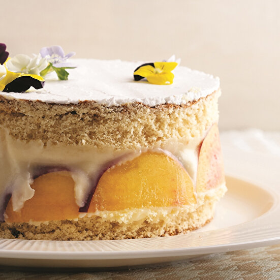 Çiçek ve Şeftalili Pasta