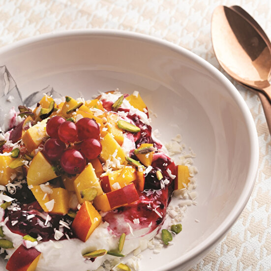 Beyaz Çikolata ve Şeftalili Puding Tabağı