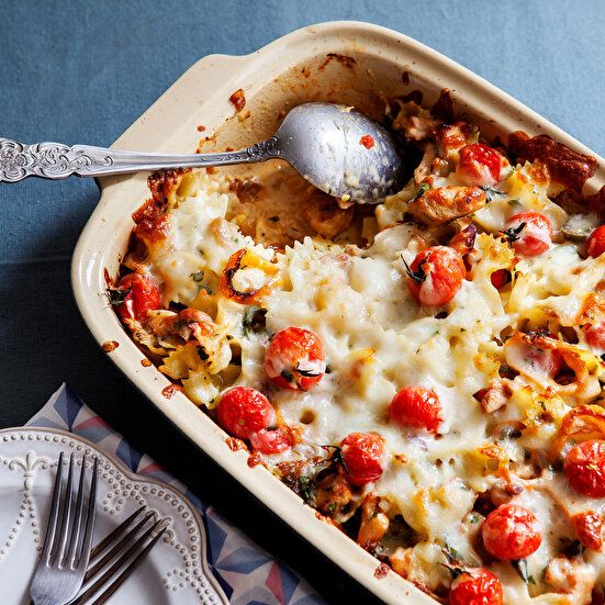 Fırında Tavuk ve Makarna