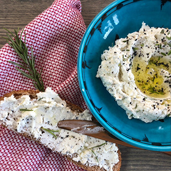 Süzme Peynirli Kahvaltılık