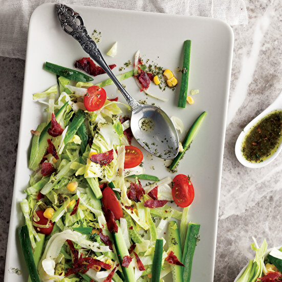 Pastırmalı Kekikli Salata