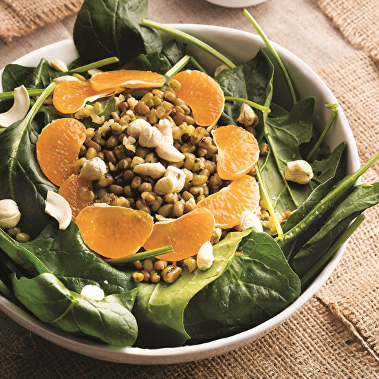 Kuzu Ispanak Salatası