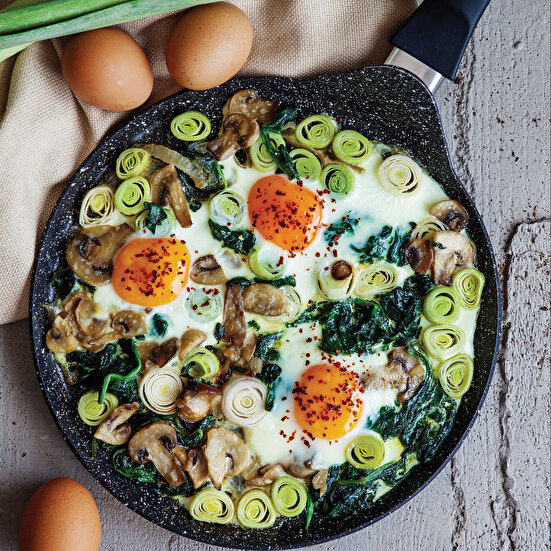 Pırasalı Ispanaklı Mantarlı Göz Yumurta