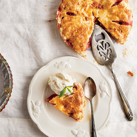 Erik Nektarin ve Kayısılı Turta