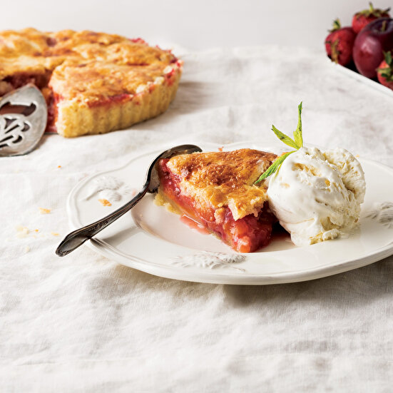 Erik Nektarin ve Kayısılı Turta