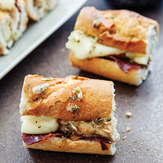 Fırında Tavuklu Baget Sandviçler