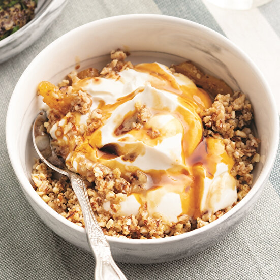 Yoğurtlu Badem Granola