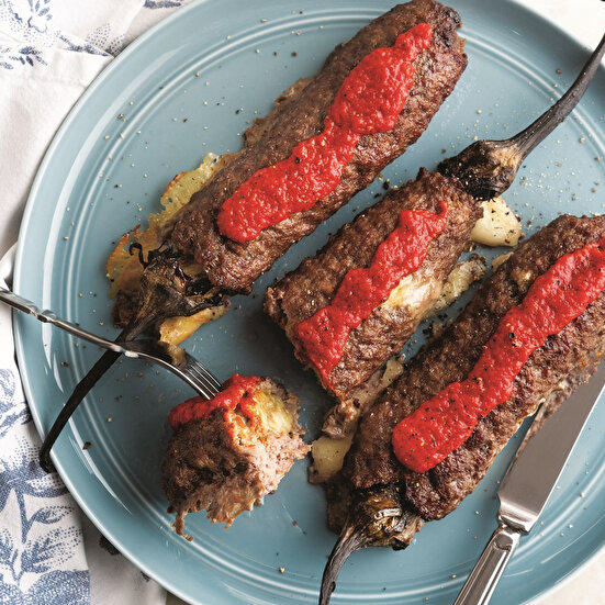 Köfteye Sarılmış Köz Patlıcan