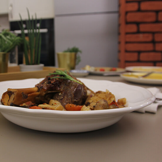 Dökümde Sebzeli İncik