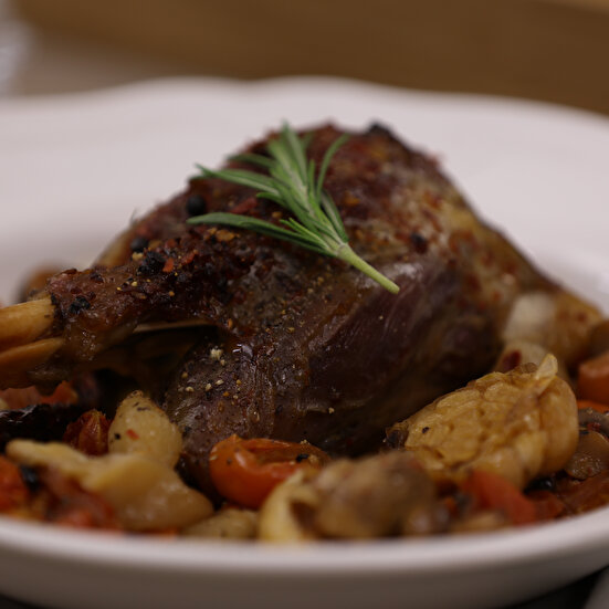 Dökümde Sebzeli İncik