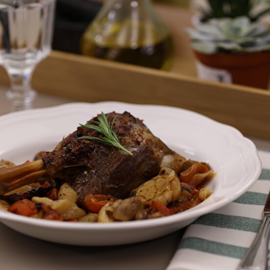 Dökümde Sebzeli İncik