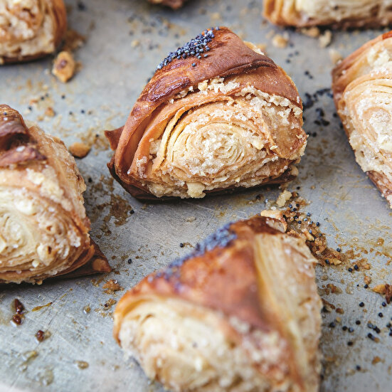 Fındıklı Tahinli Üçgenler