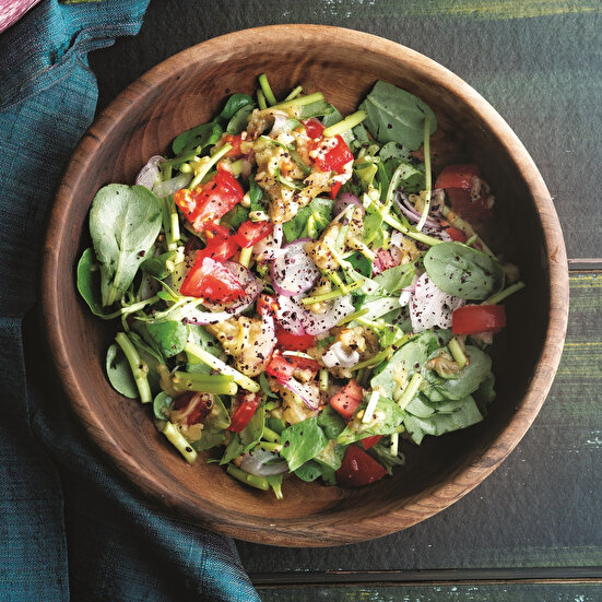 Semizotlu Közlenmiş Patlıcan Salatası