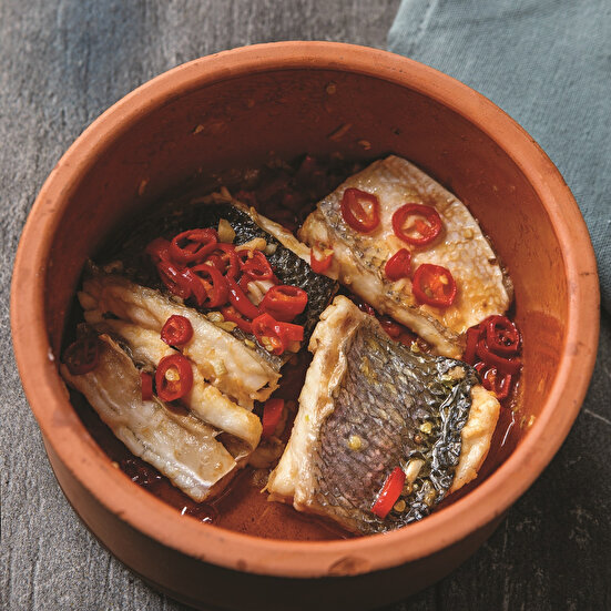 Güveçte Levrek Kavurma