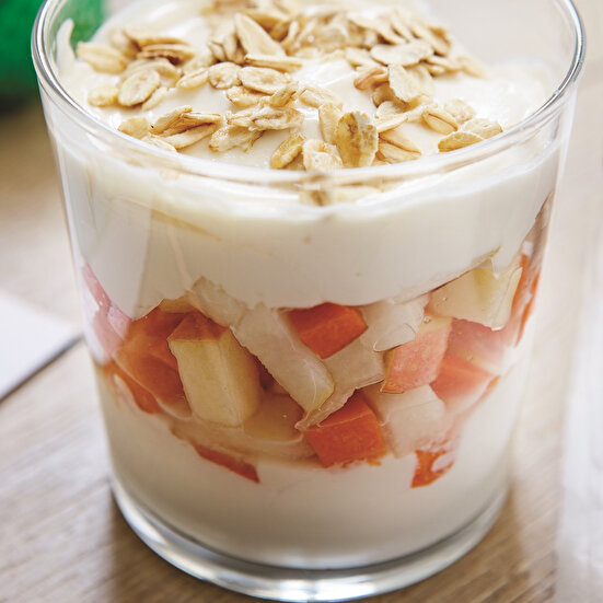 Ballı Yoğurtlu Mevsim Meyveleri