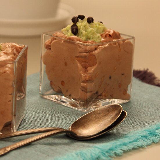 Bisküvili Fıstıklı Kaymaklı Mus