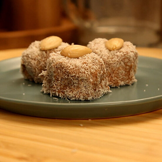 Çikolatalı İrmik Topları