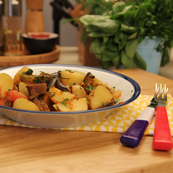 Dana Soteli Patlıcan Türlüsü