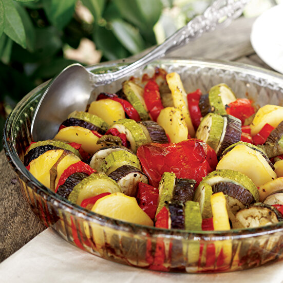 Fırında Baharatlı Sebze Dizme