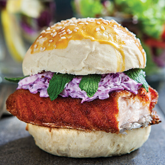 Balık ve Mor Lahana Burger