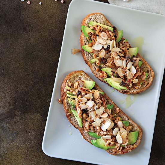 Palamut Kavurması ve Avokadolu Dilimler