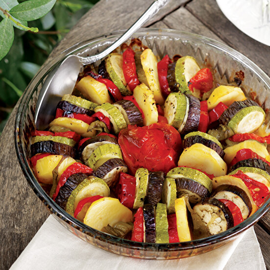 Fırında Baharatlı Sebze Dizme