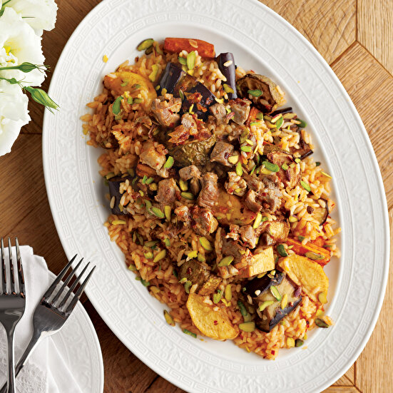 Sebzeli Fıstıklı Davet Pilavı