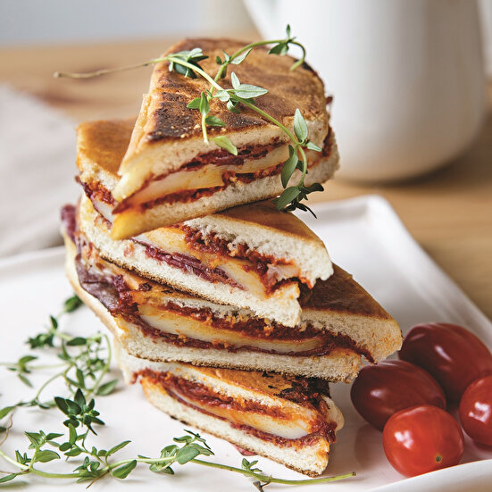 Pastırmalı Kekikli Tost