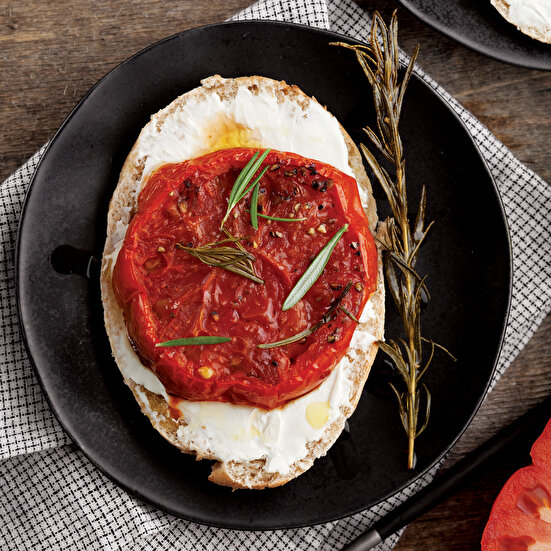 Fırında Közlenmiş Balzamikli Domates